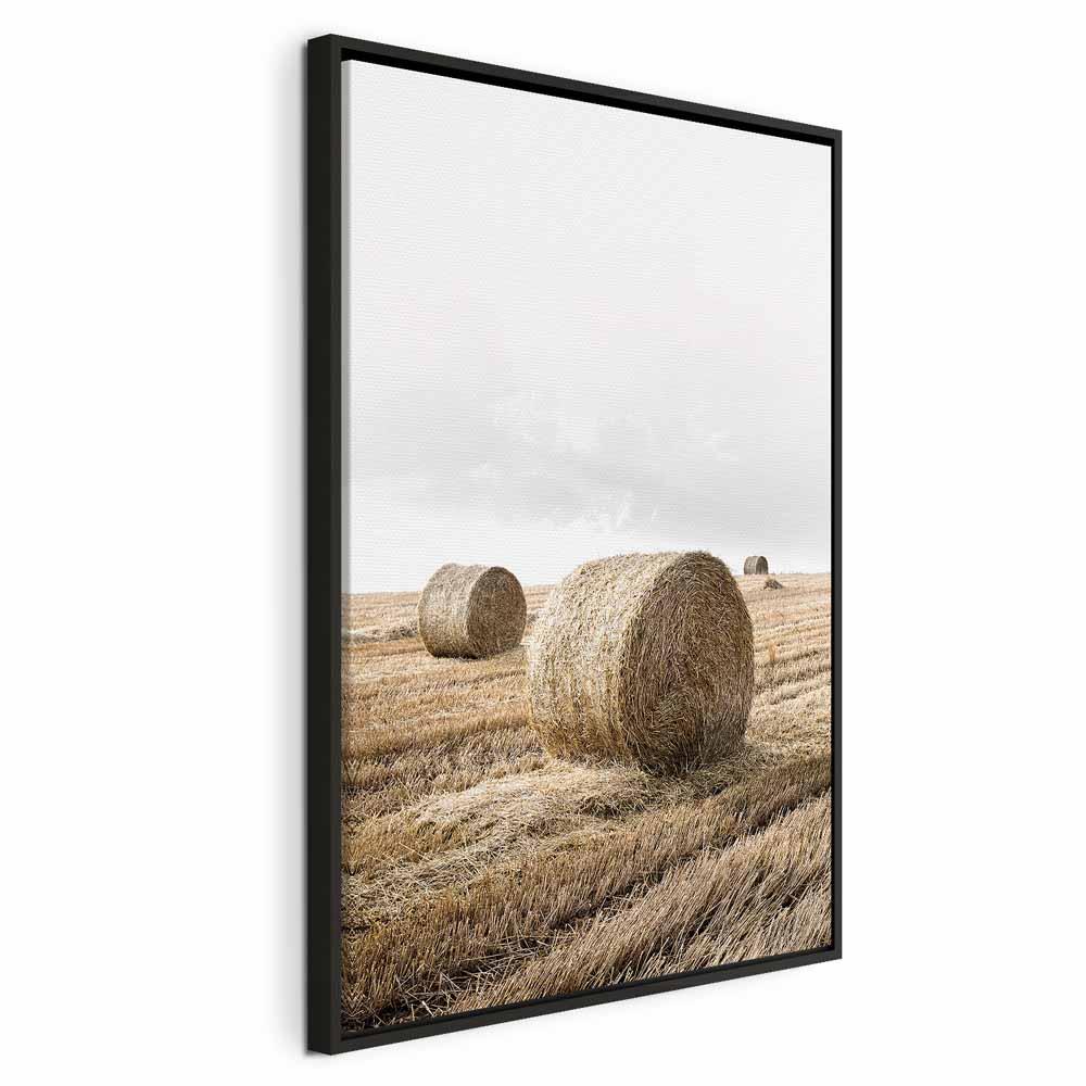 Lærredsbillede Hø - 1 del, lodret vægbillede med landskabsmotiv - 40 x 60 cm - I en sort træramme