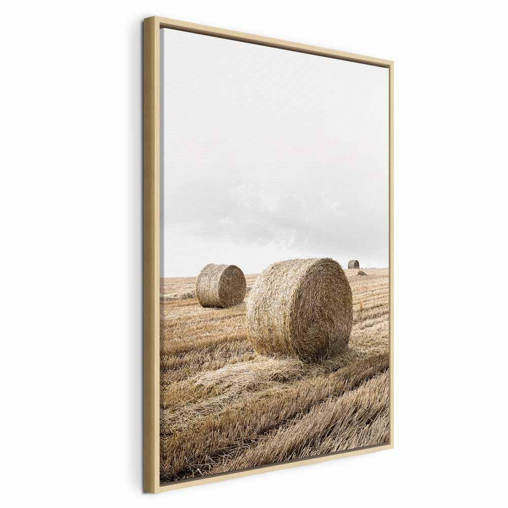 Lærredsbillede Hø - 1 del, lodret vægbillede med landskabsmotiv - 40 x 60 cm - I en naturlig træramme