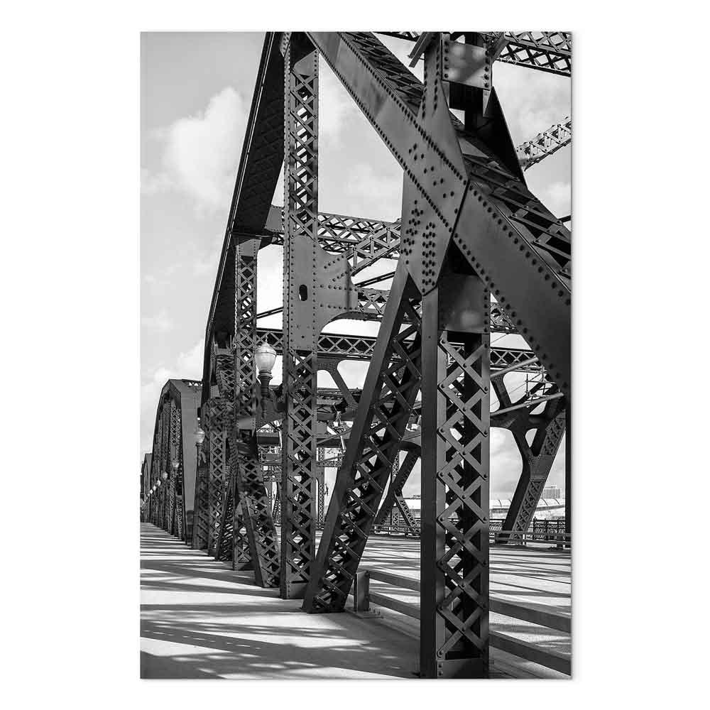 Lærredsbillede Bridge at Morning - 1-delt lodret vægbillede med bromotiv - 80 x 120 cm - Premium Print