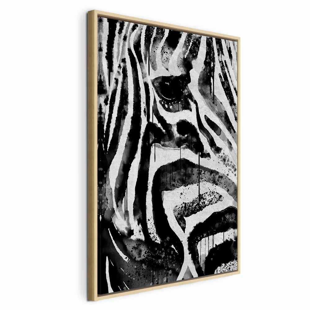 Lærredsbillede Zebra abstrakt lodret - 40 x 60 cm - I en naturlig træramme