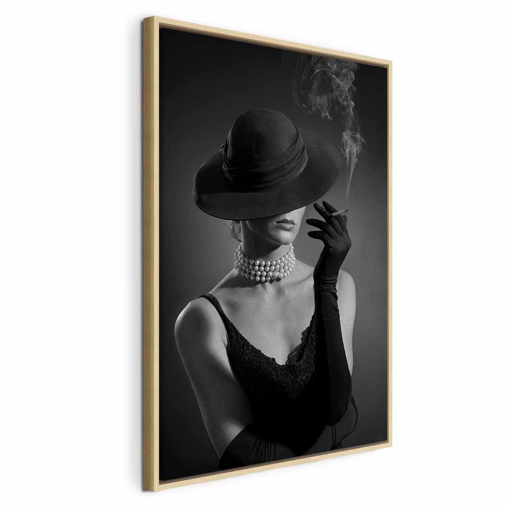 Lærredsbillede Black Elegance lodret - 40 x 60 cm - I en naturlig træramme