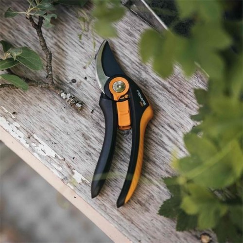 Fiskars Plus SmartFit P541 havesaks bypass 20,1 cm - sort/orange