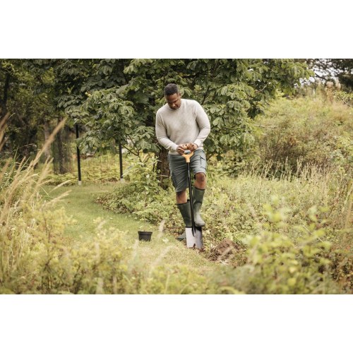Spade Fiskars Solid Metal