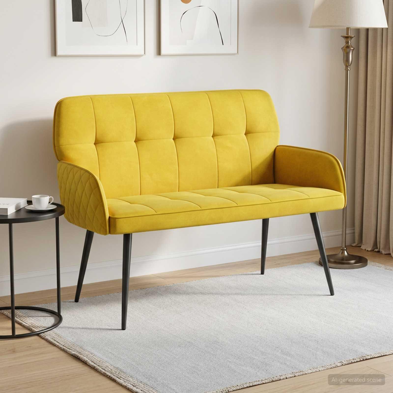 2-personers sofa i gul fløjl med metalben