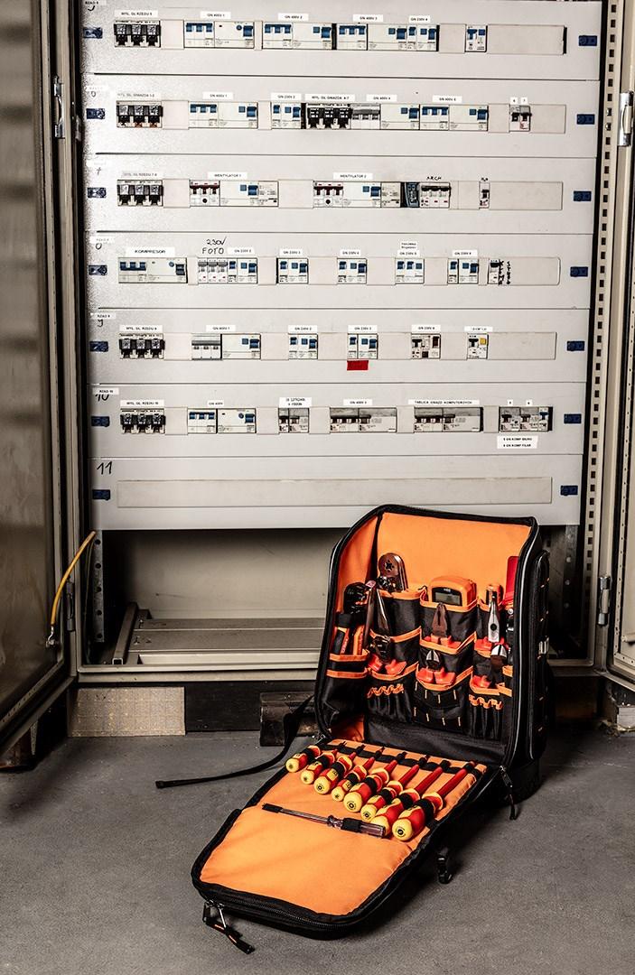 Elektrikerrygsæk NEO TOOLS 31 dele - 20 l