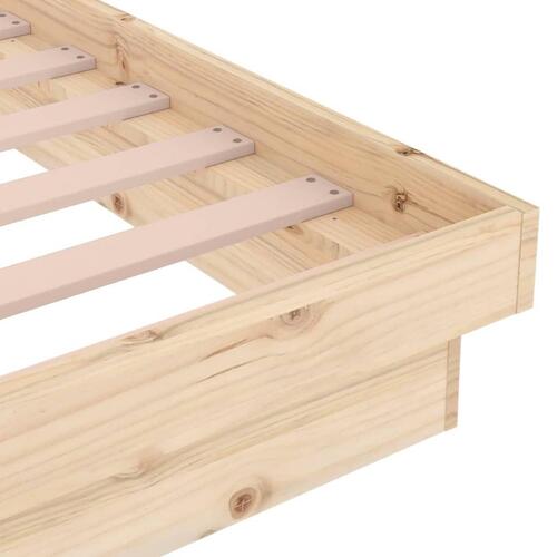 Sengeramme 135x190 cm massivt træ