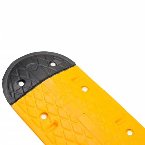 Vejbump 129x32,5x4 cm gummi gul og sort
