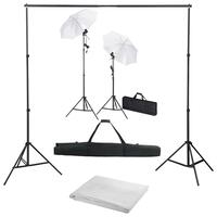 Fotostudiesæt med baggrund, lamper og paraplyer