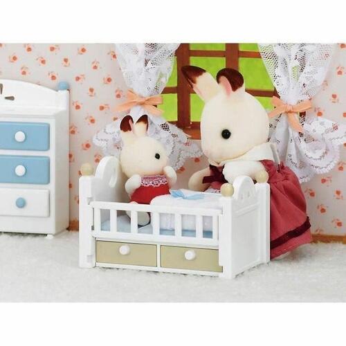 Action Figurer Sylvanian Families Baby Rabbit Chocolate Bed