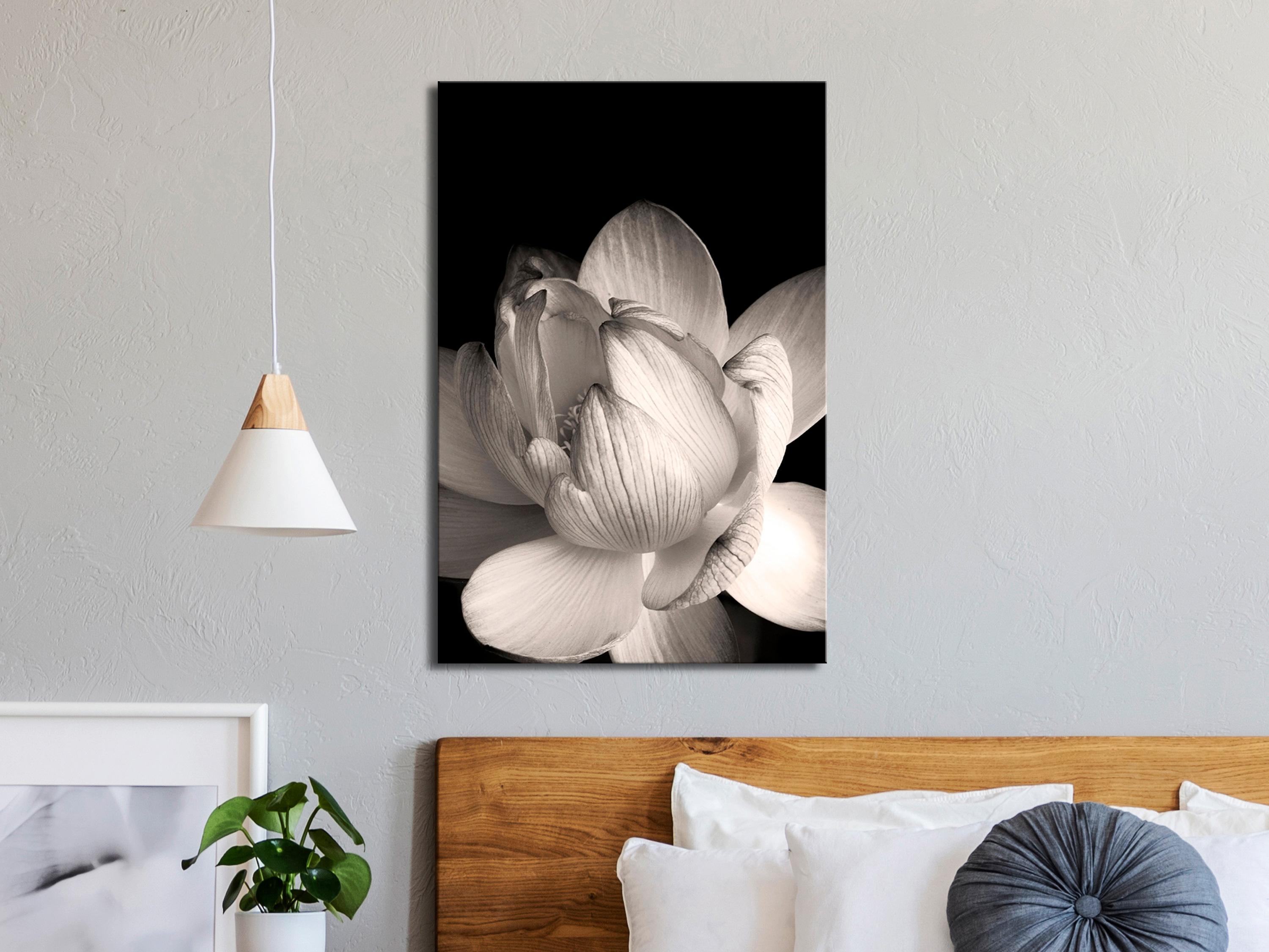 Billede - White Subtlety (1 Part) Vertical - 60 x 90 cm - Standard