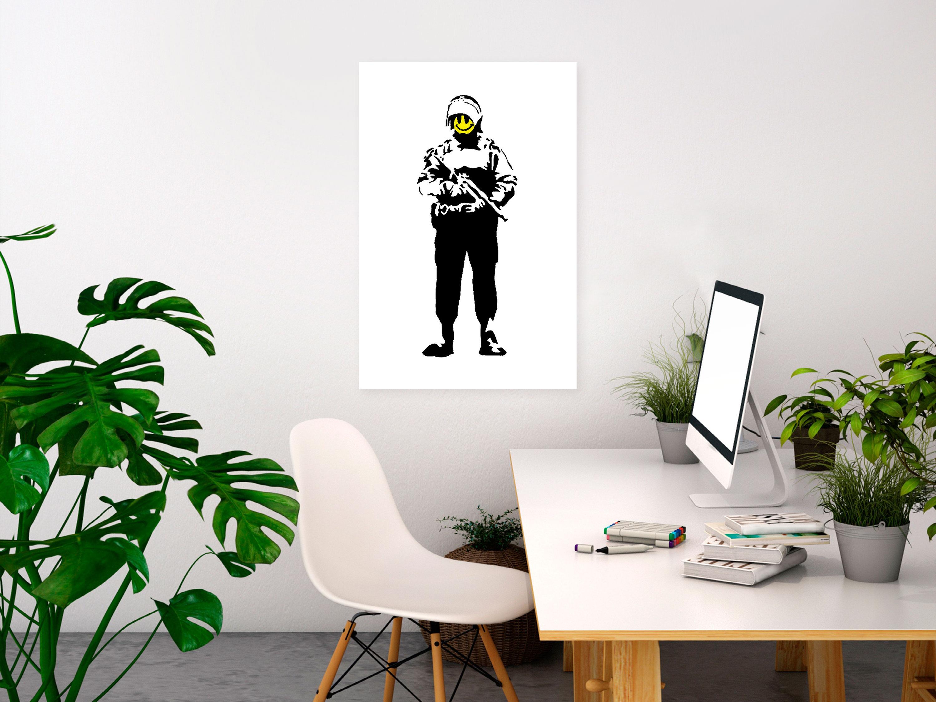 Billede - Smiling Policeman (1 Part) Vertical - 40 x 60 cm - Premium Print