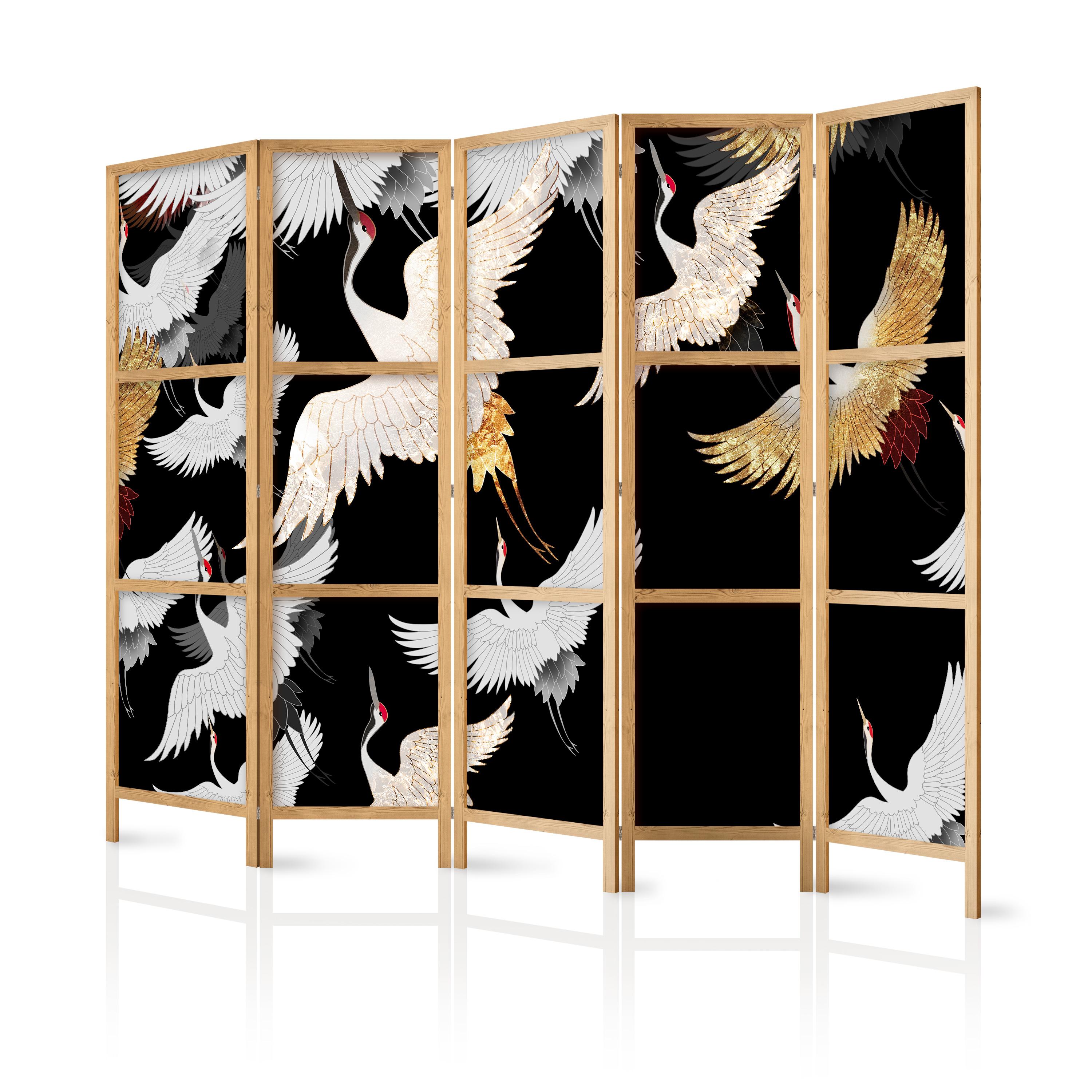 Japansk skærmvæg - Cranes at Night - Golden-White Birds Flying Away on a Black Background 225 x 161 cm