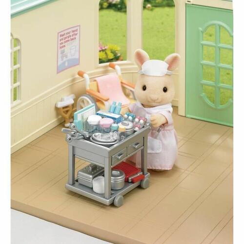 Artikulerede Figurer Sylvanian Families Nurse and Accessories 5094