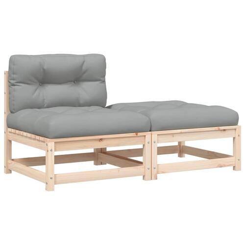 Sofa med hynder og fodskammel uden armlæn