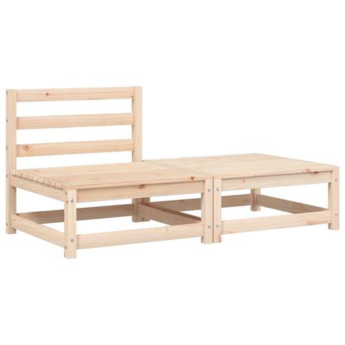 Sofa med hynder og fodskammel uden armlæn