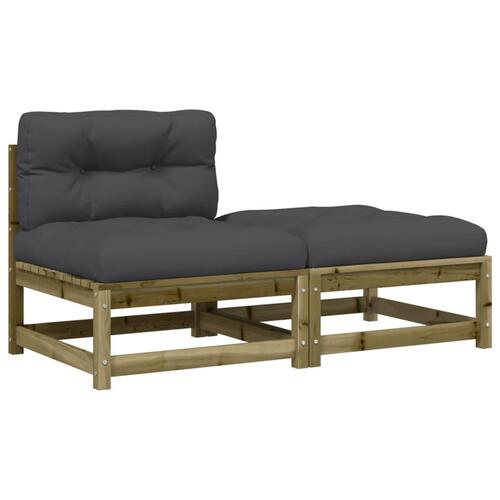 Sofa med hynder og fodskammel uden armlæn