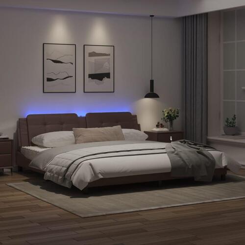 Sengeramme med LED-lys 200x200 cm kunstlæder brun