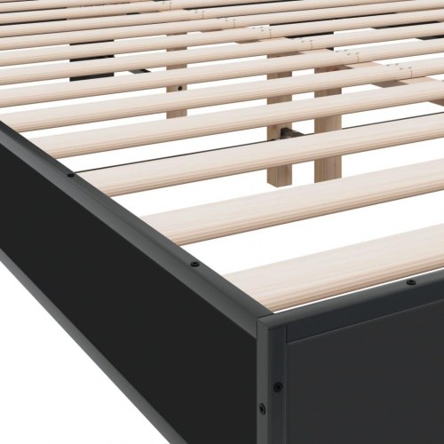 Sengestel 140 x 190 cm i sort konstrueret træ og metal