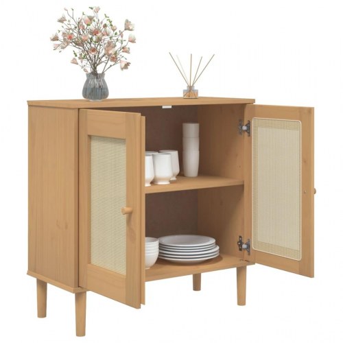 Skænk 80x35x80 cm i massivt fyrretræ - rattan-look, brun