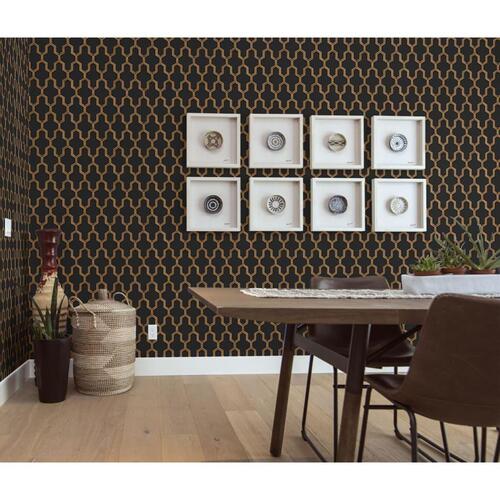 DUTCH WALLCOVERINGS tapet Geometric sort og guldfarvet
