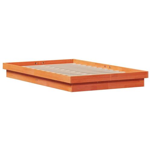 Sengeramme med LED-lys 140x190 cm massivt fyrretræ gyldenbrun