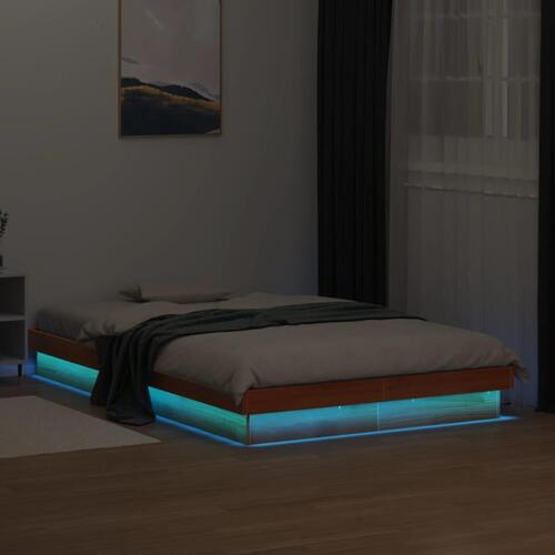 Sengeramme med LED-lys 140x190 cm massivt fyrretræ gyldenbrun