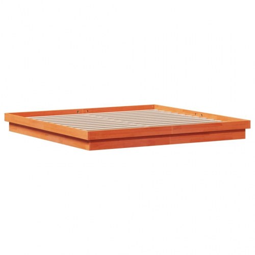 Sengeramme med LED-lys 200x200 cm - massivt fyrretræ, gyldenbrun