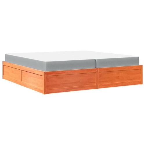 Seng med madras 200x200 cm massivt fyr gyldenbrun