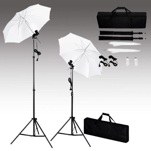 Fotostudieudstyr med baggrund, lamper og paraplyer