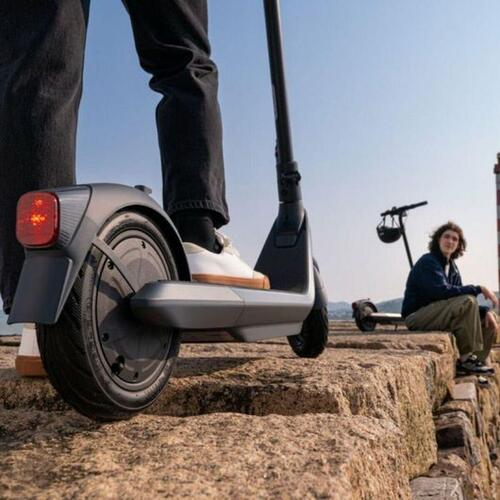 Elscooter Segway E2 PRO E Sort 350 W
