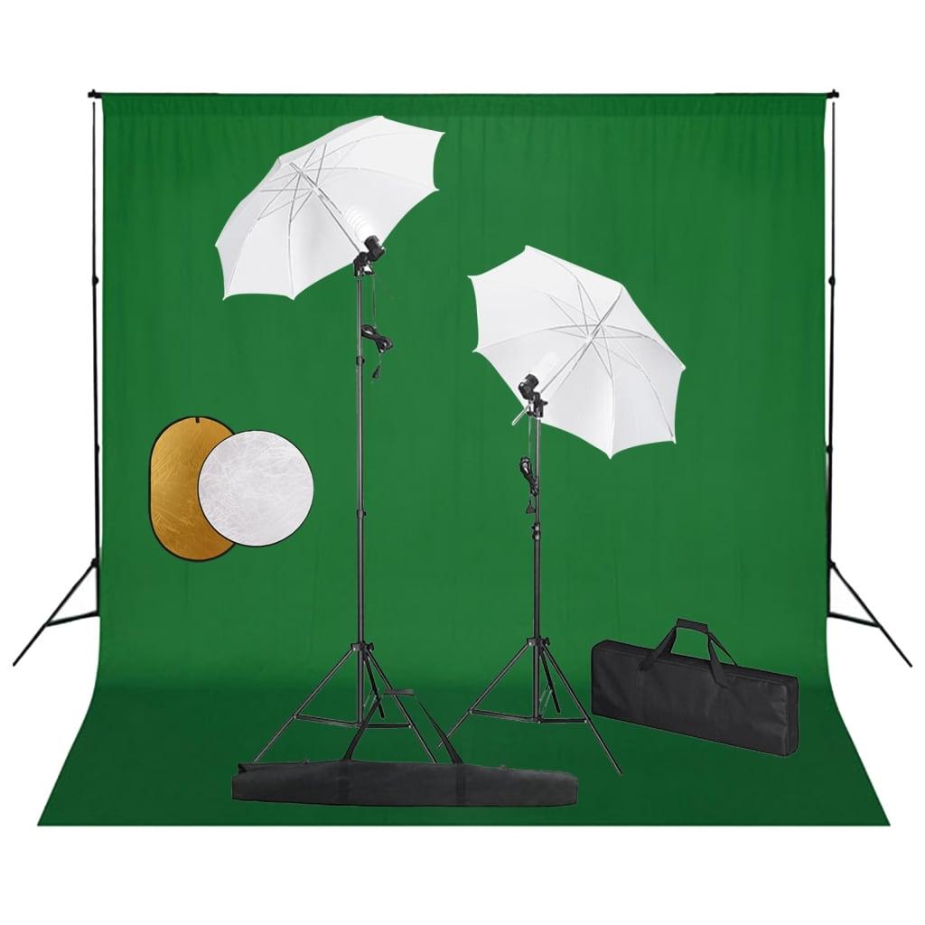 Fotostudieudstyr med lamper, paraplyer, baggrund og reflektor