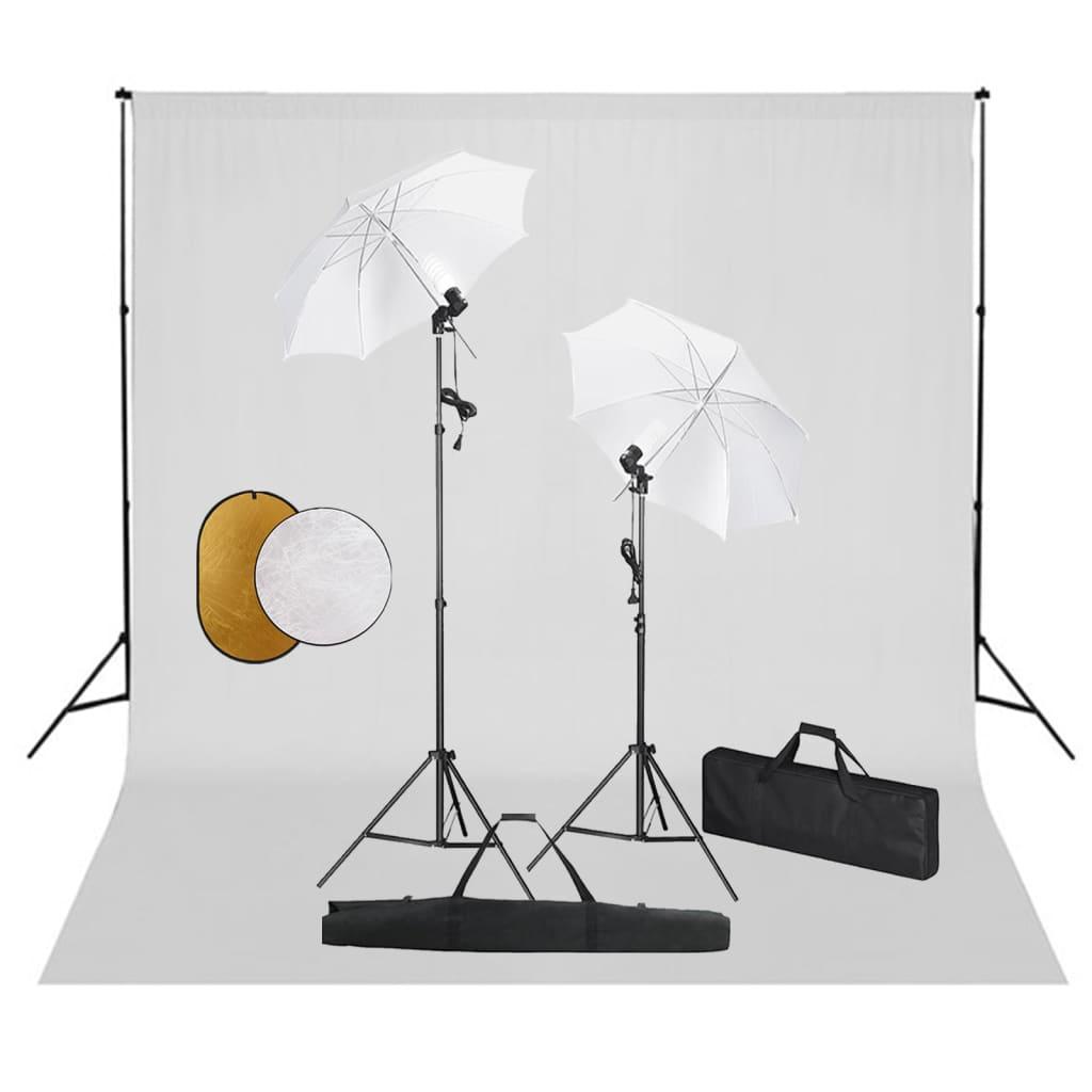 Fotostudieudstyr med lamper, paraplyer, baggrund og reflektor