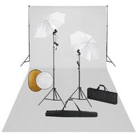 Fotostudieudstyr med lamper, paraplyer, baggrund og reflektor