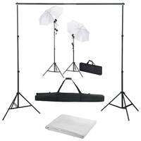 Fotostudiesæt med baggrund, lamper og paraplyer