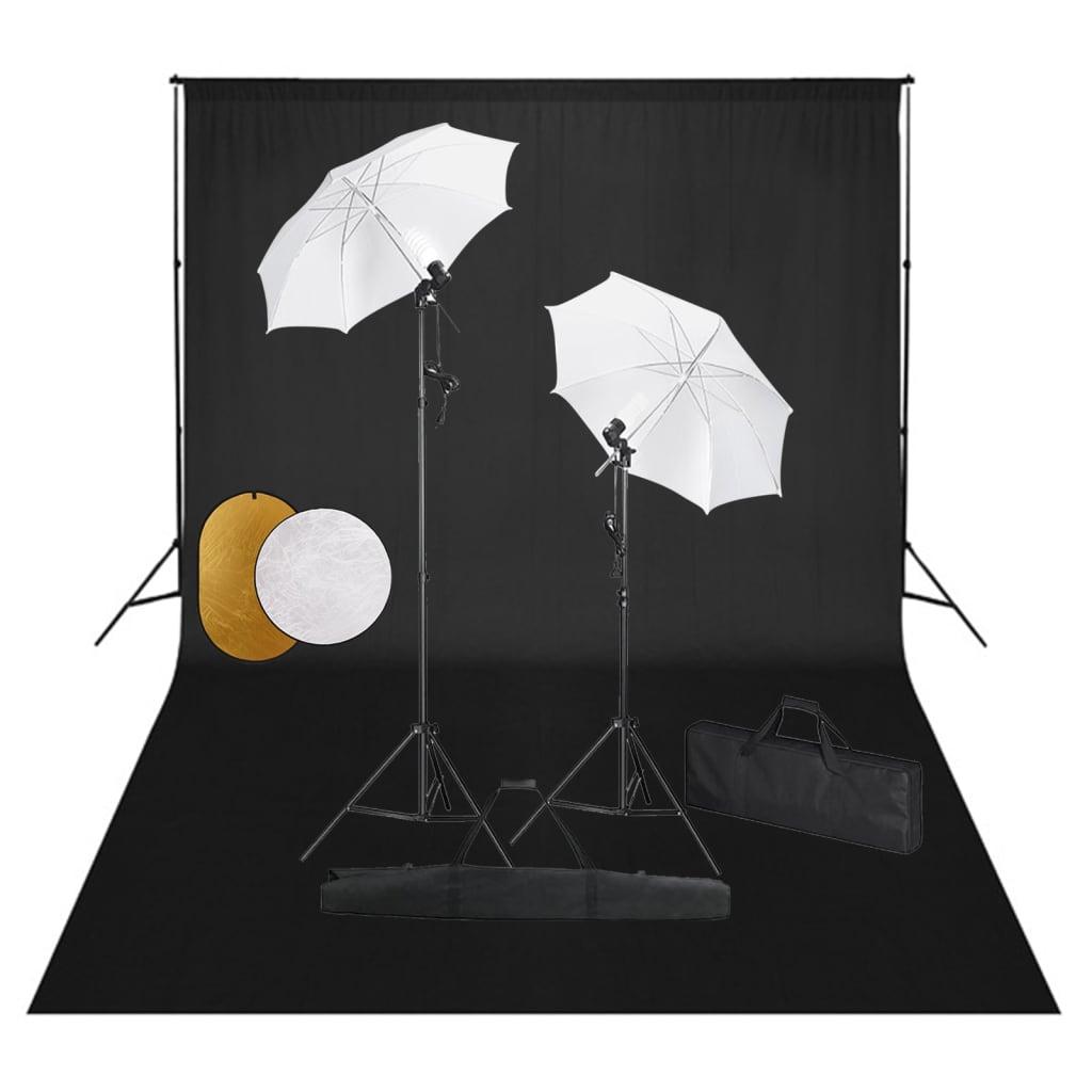 Fotostudieudstyr med lamper, paraplyer, baggrund og reflektor