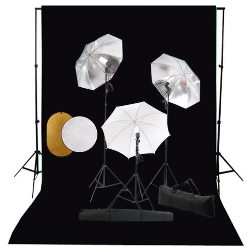 Fotostudieudstyr med lamper, paraplyer, baggrund og reflektor