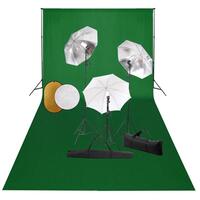 Fotostudieudstyr med lamper, paraplyer, baggrund og reflektor