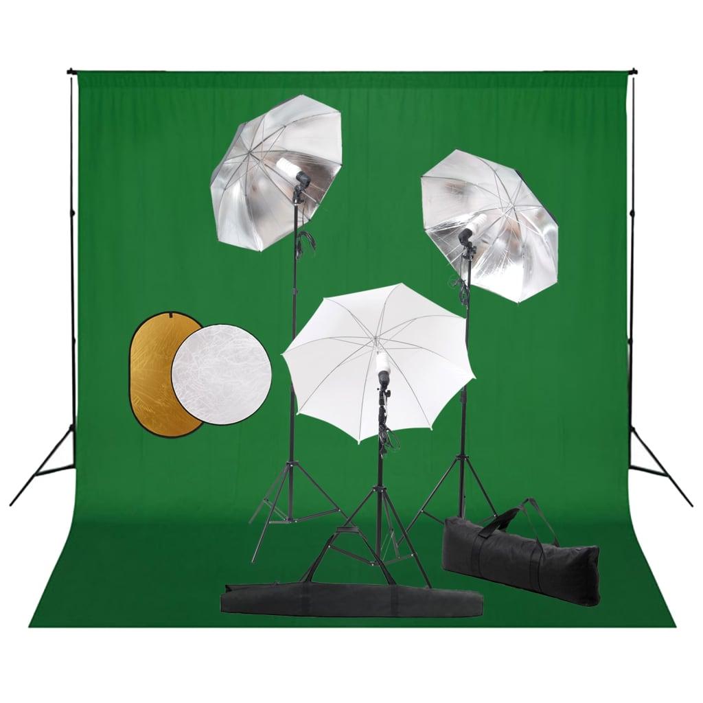 Fotostudieudstyr med lamper, paraplyer, baggrund og reflektor