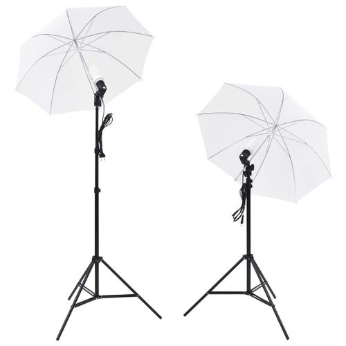 Fotostudieudstyr med lamper, paraplyer, baggrund og reflektor