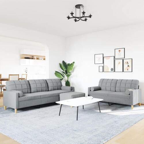 3 personers sofa med fodskammel og pyntepuder stof lysegrå