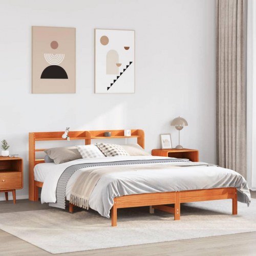 Sengeramme 140x190 cm i massivt fyrretræ - gyldenbrun med hovedgærde og hylder