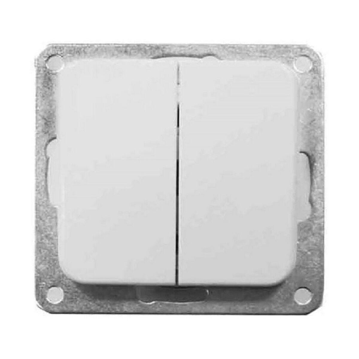 EDM Product stikkontakt 65306 - dobbelt, indbygget, 7 × 7 × 4 cm