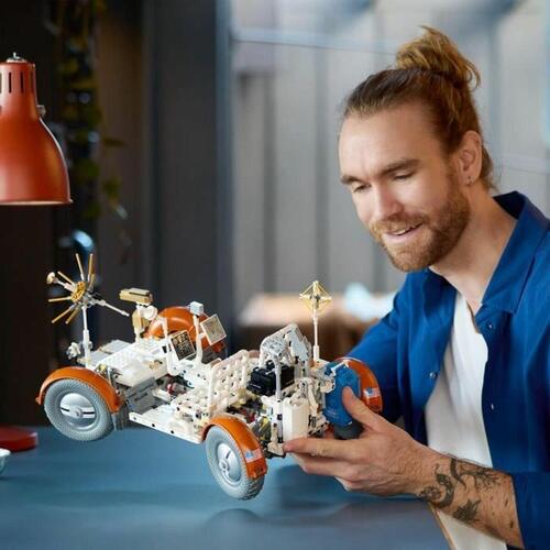 LEGO Technic NASA Apollo Lunar Roving Vehicle - Multifarvet byggesæt (18+)