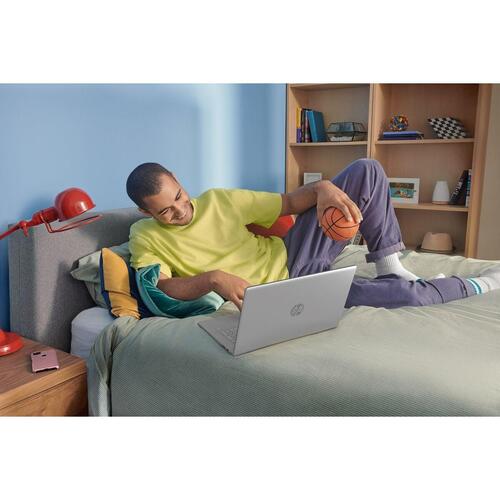 Bærbar HP 17-cn3053cl 17,3" Intel Core i5-1335U 16 GB RAM 12 GB RAM 512 GB SSD (OUTLET A)