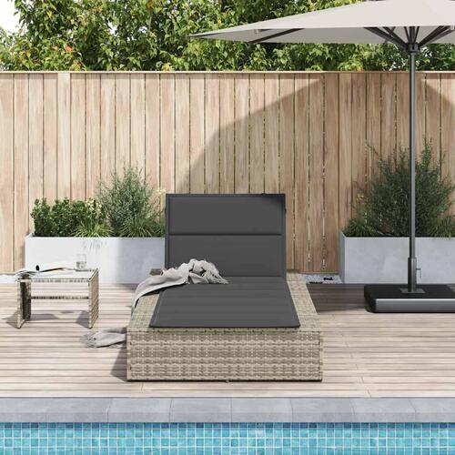 Solseng med flydende hynde polyrattan lysegrå