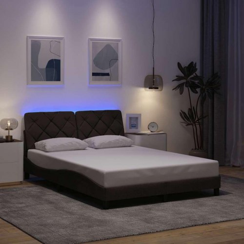 Sengeramme med LED 140x190 cm i stof - mørkebrun