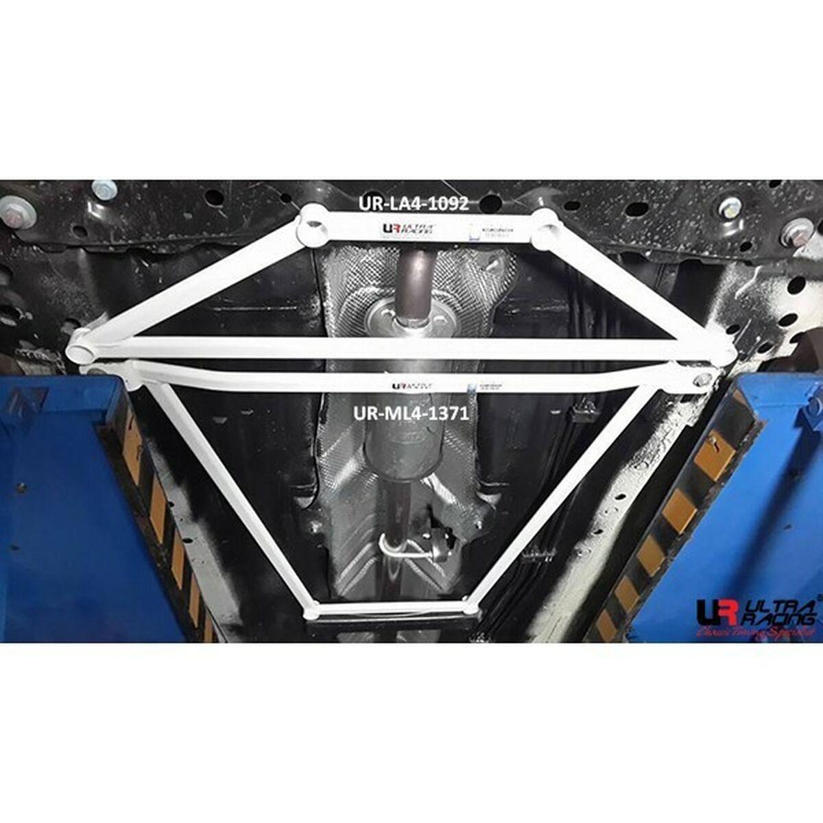 Ultra Racing forstærkningsstang URML4-1371 til Ford Fiesta