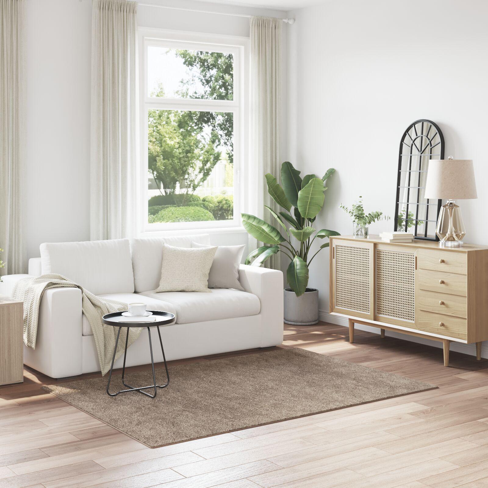 Korthåret tæppe med latexbund Brun 140x200 cm