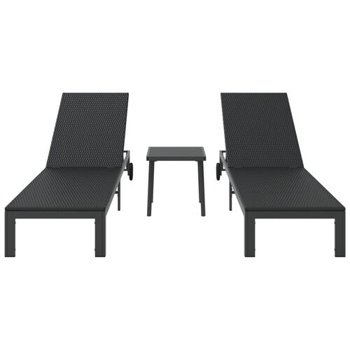 Solsenge 2 stk med hjul og bord Sort Poly Rattan