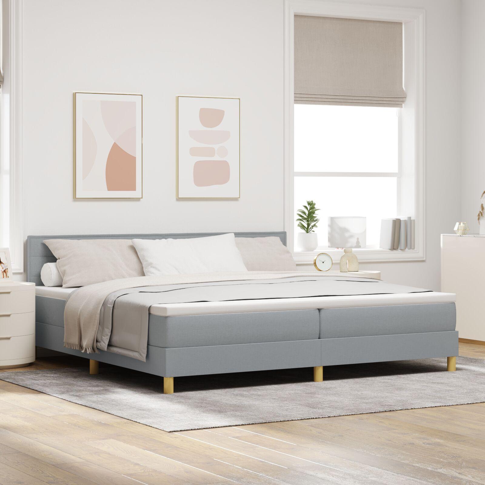 Boxspring seng med madras & LED lys lysegrå 200x200 cm stof